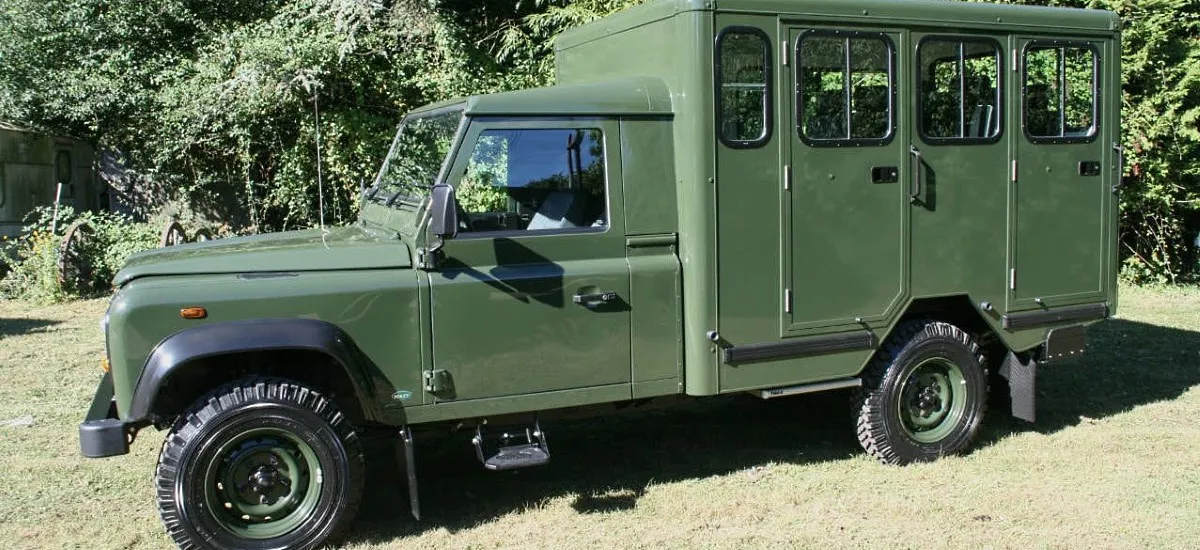 Land Rover Defender 130