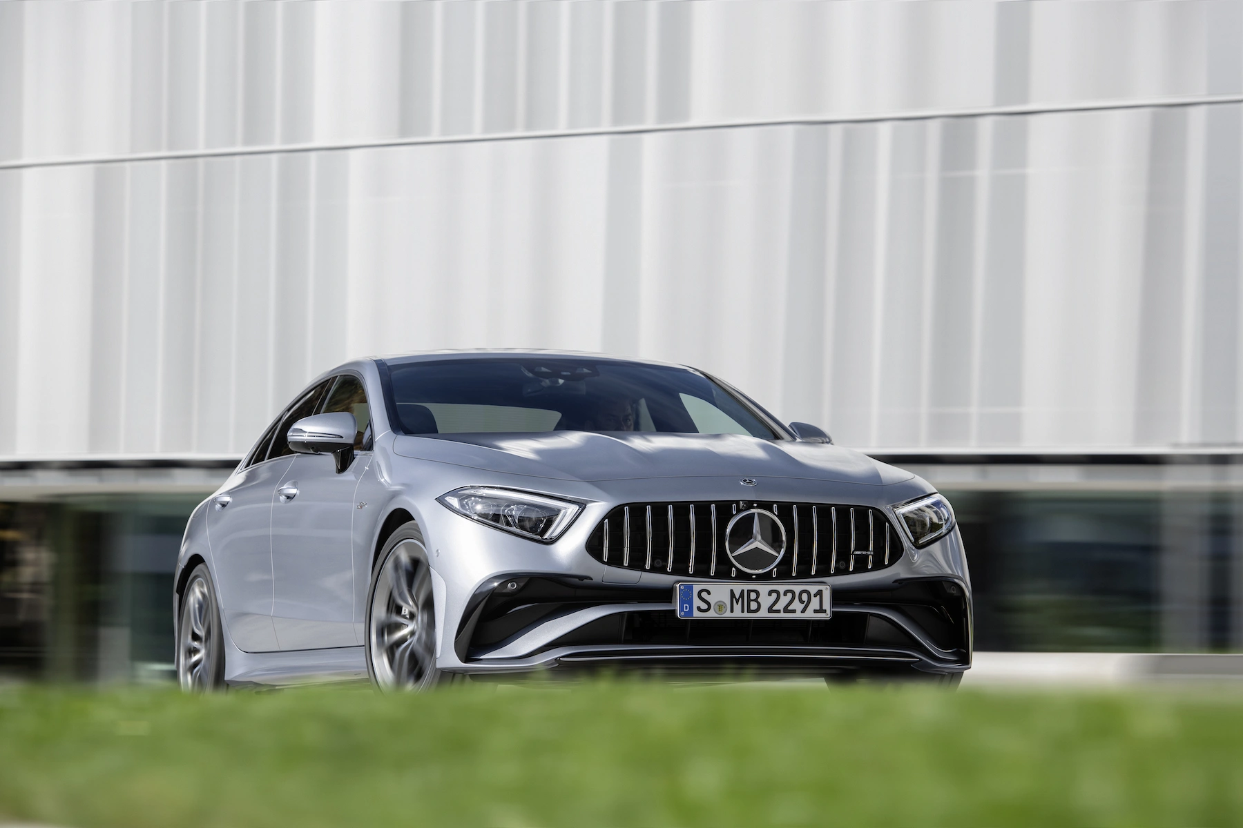 Oto odświeżony Mercedes CLS. Spokojnie, dalej jest piękny