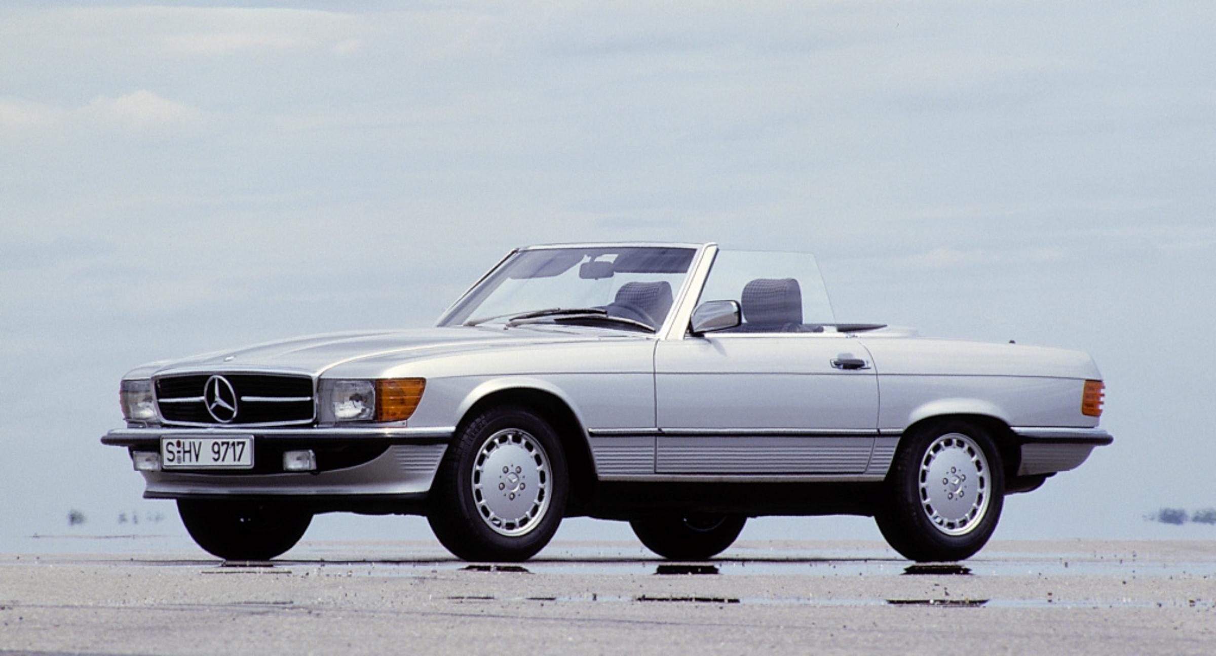 MERCEDES R107 HISTORIA 