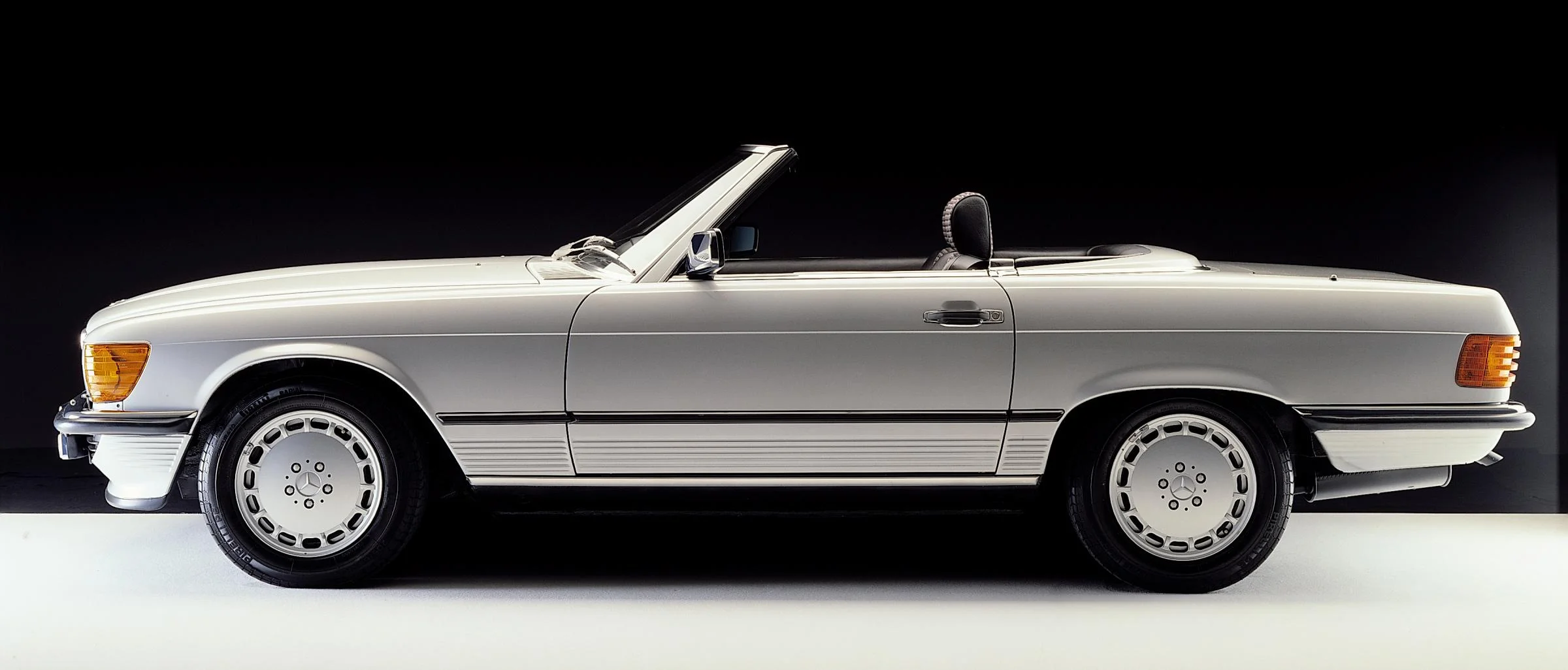 mercedes r107 historia 50 lat 