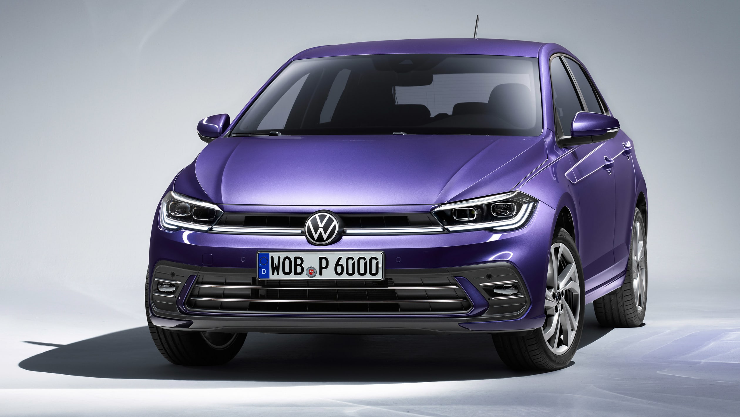 Nowy Volkswagen Polo już oficjalnie. Świetlny pas i odświeżone wnętrze