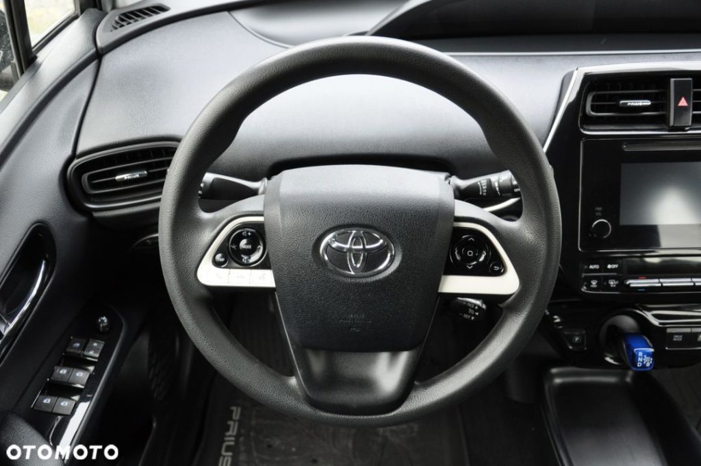 używana toyota prius