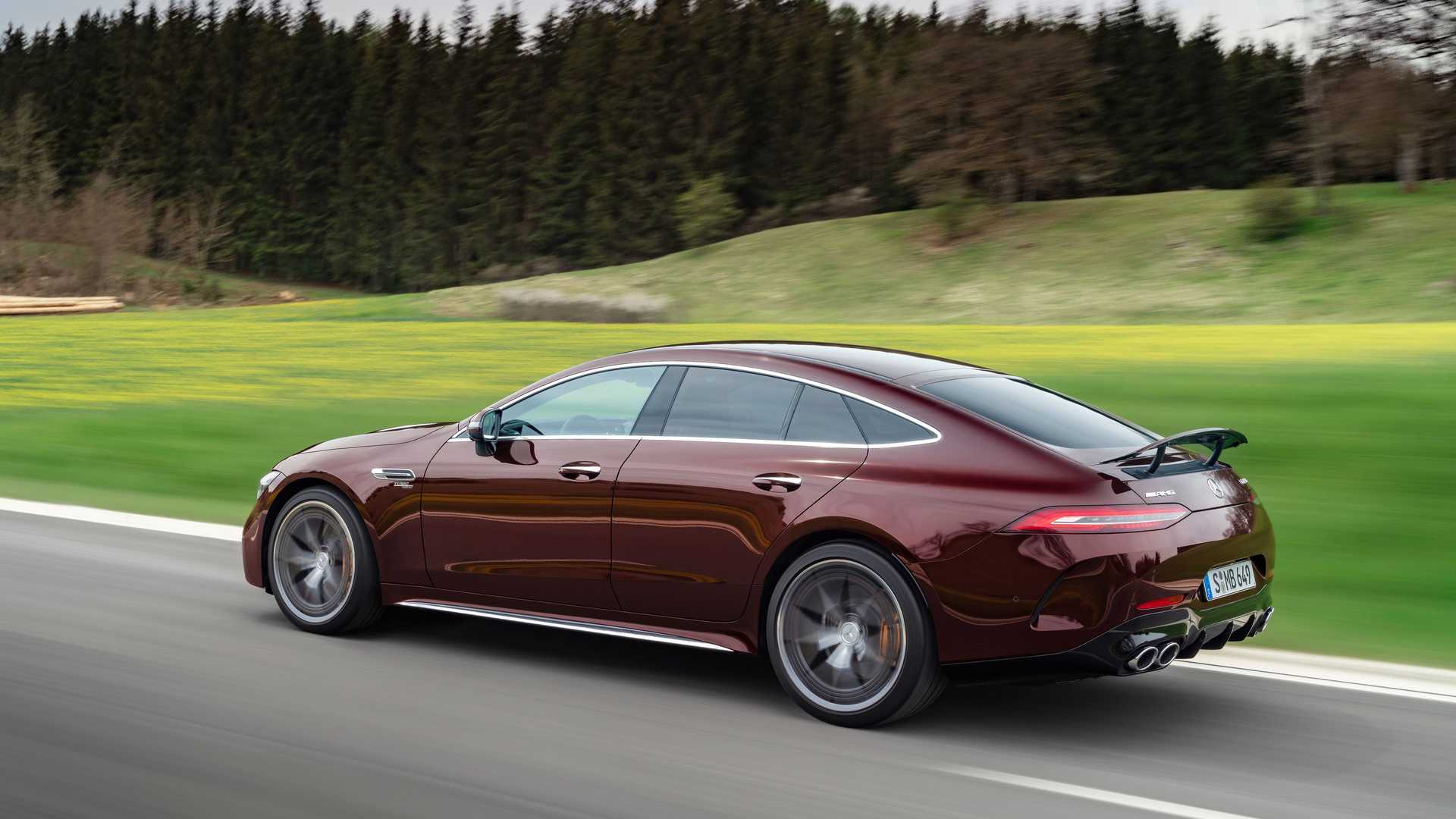 mercedes-amg gt 4door coupe lifting