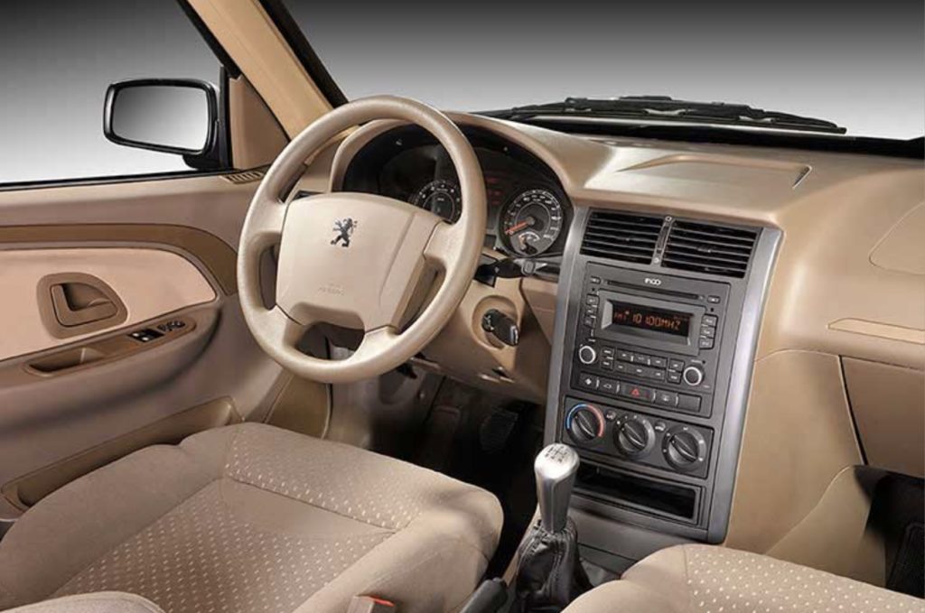 nowy peugeot 405 wnętrze