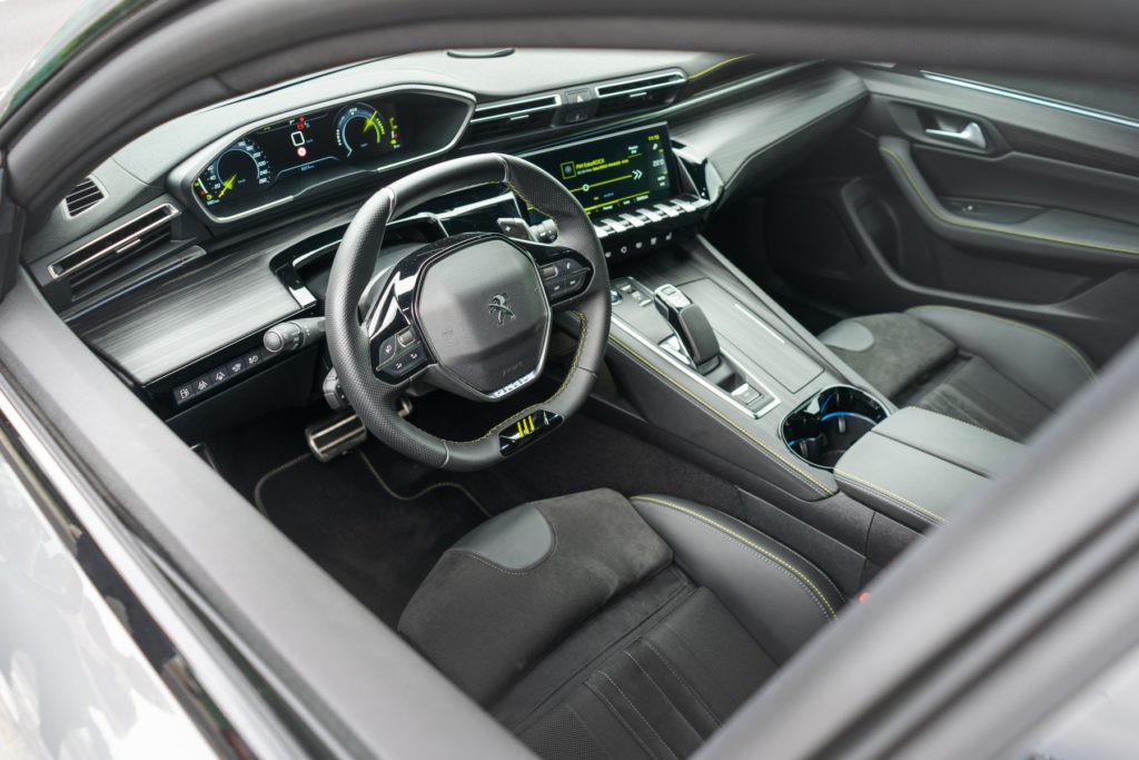 peugeot 508 pse sw wnętrze 