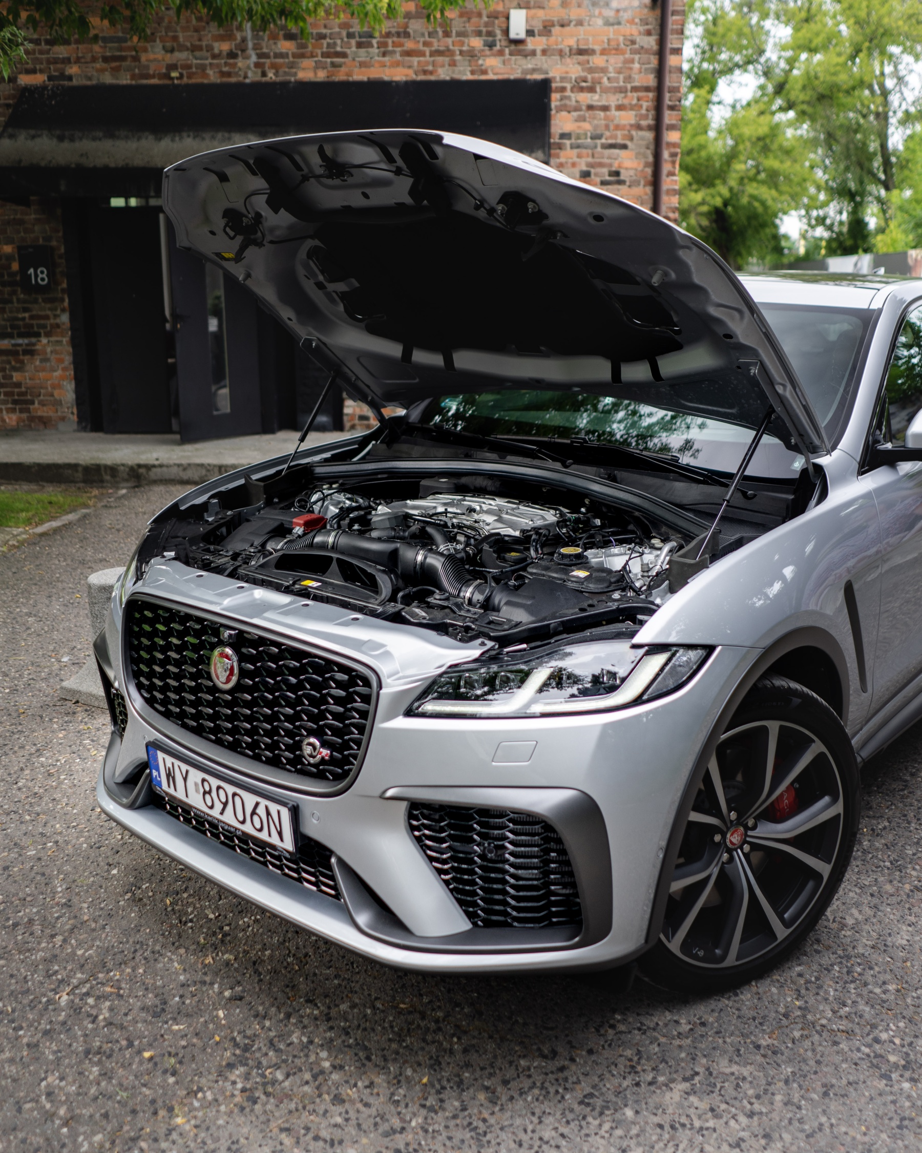 Jaguar F-Pace SVR 