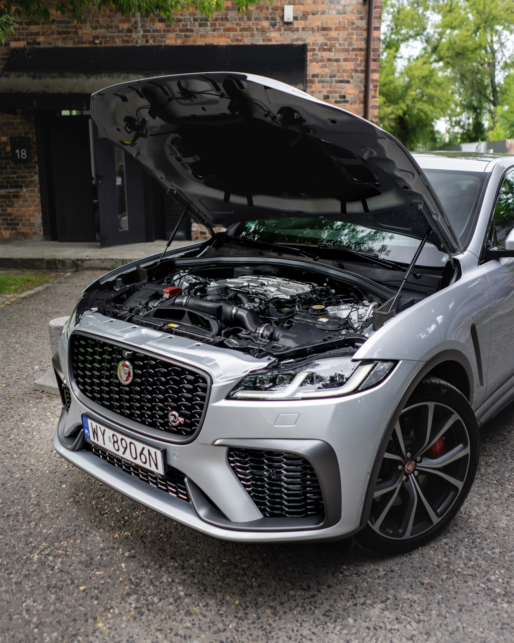 Jaguar F-Pace SVR 