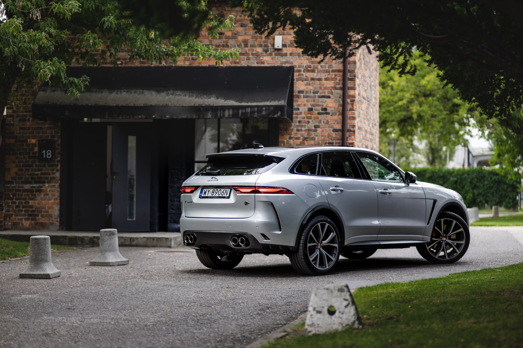Jaguar F-Pace SVR 