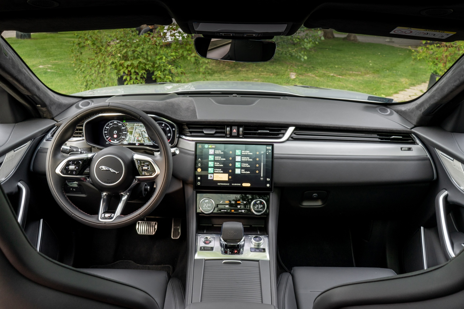 Jaguar F-Pace SVR 