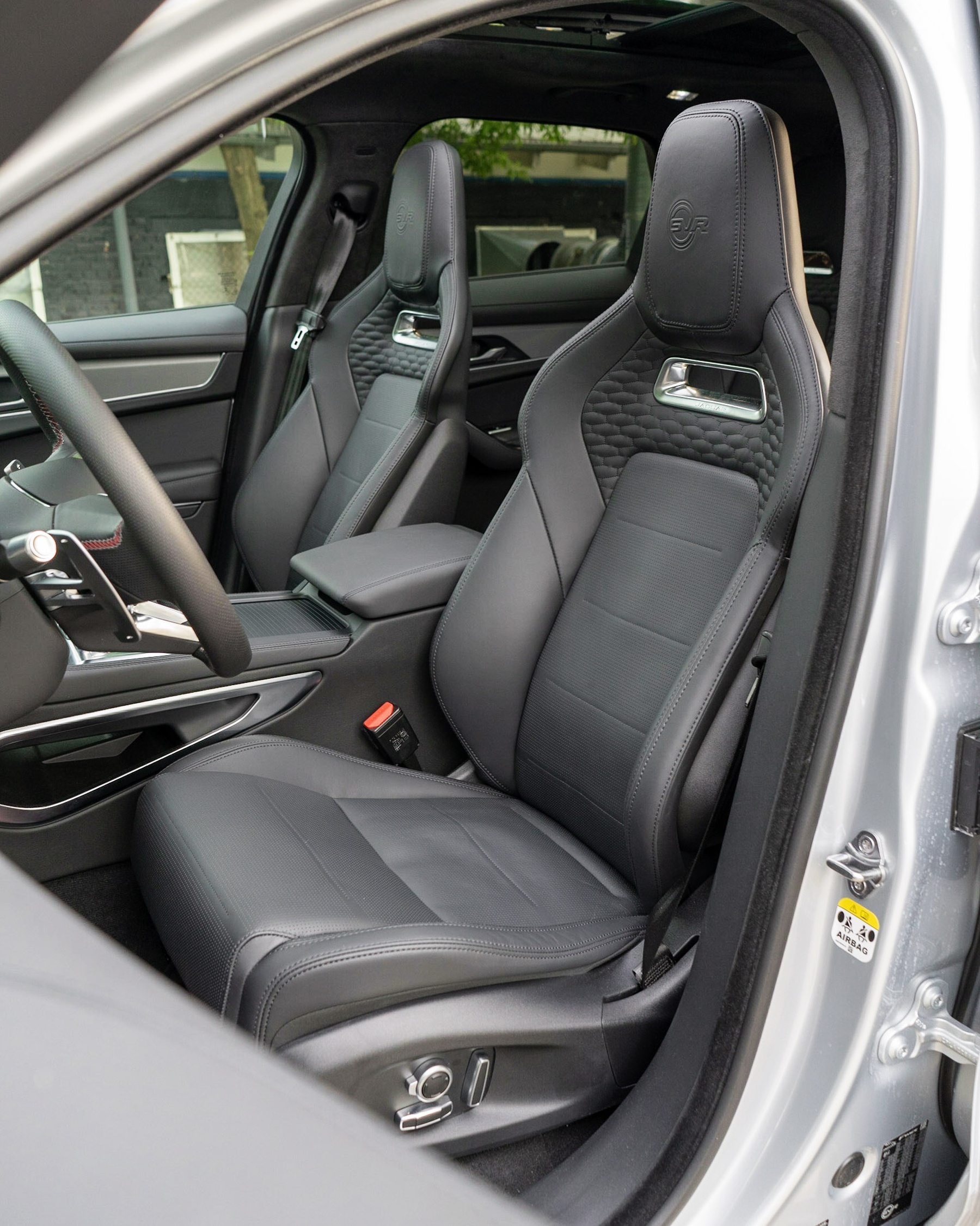 Jaguar F-Pace SVR 