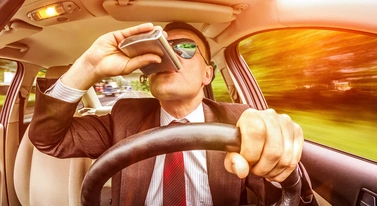 Państwo zabrało pijanym 15 tys. aut. Zysk na każdym to… równowartość smartfona