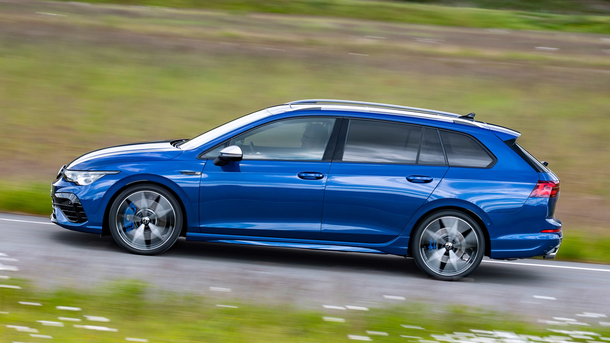 volkswagen golf r variant 2021 