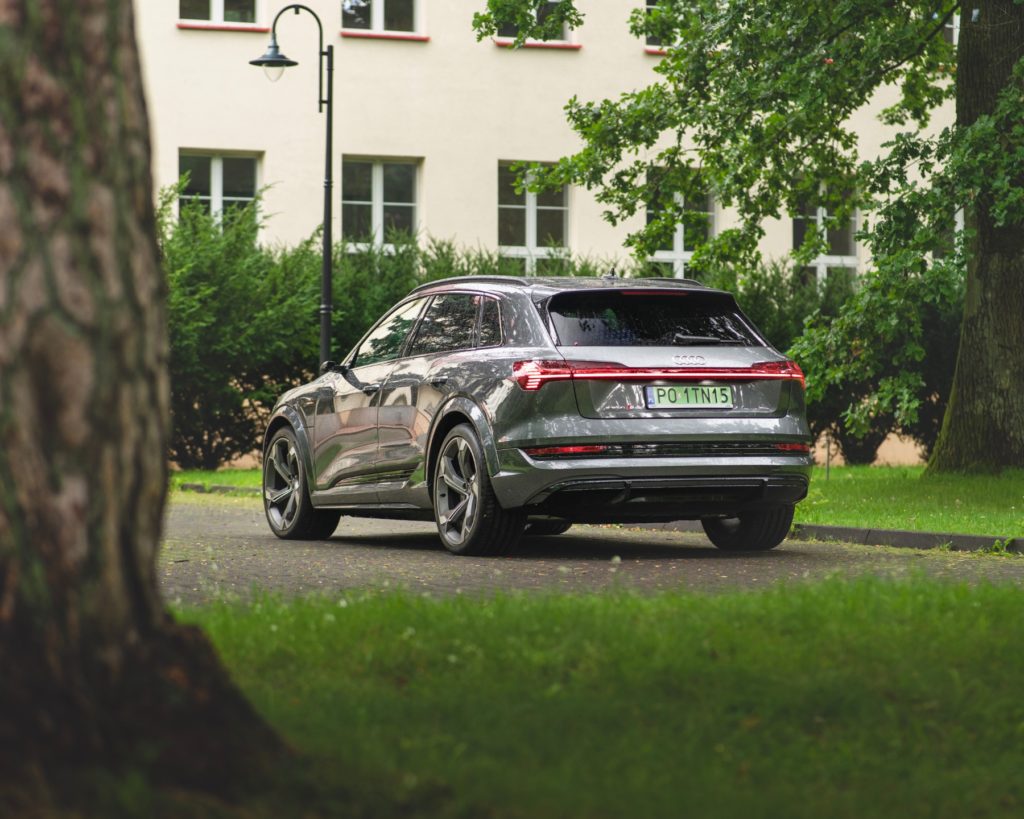 audi e-tron s 2021 cena 