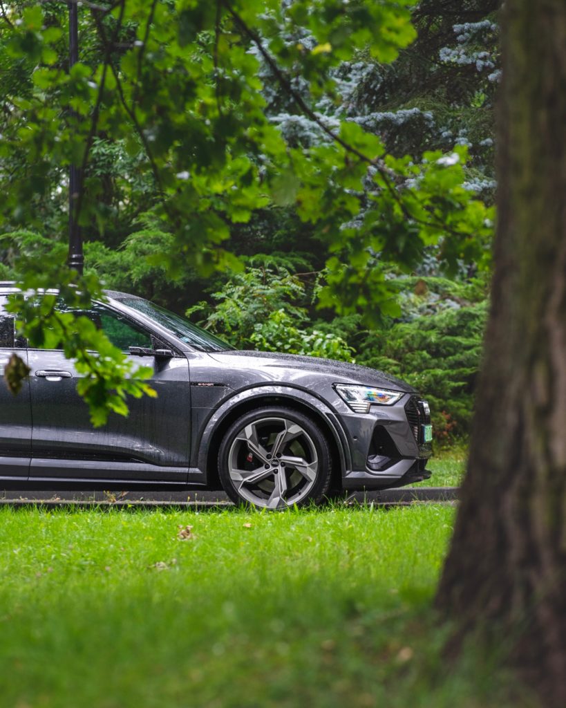 audi e-tron s 2021 cena 