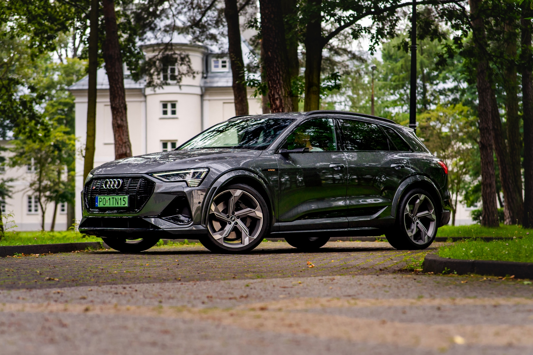 Audi e-tron rdzewieje 