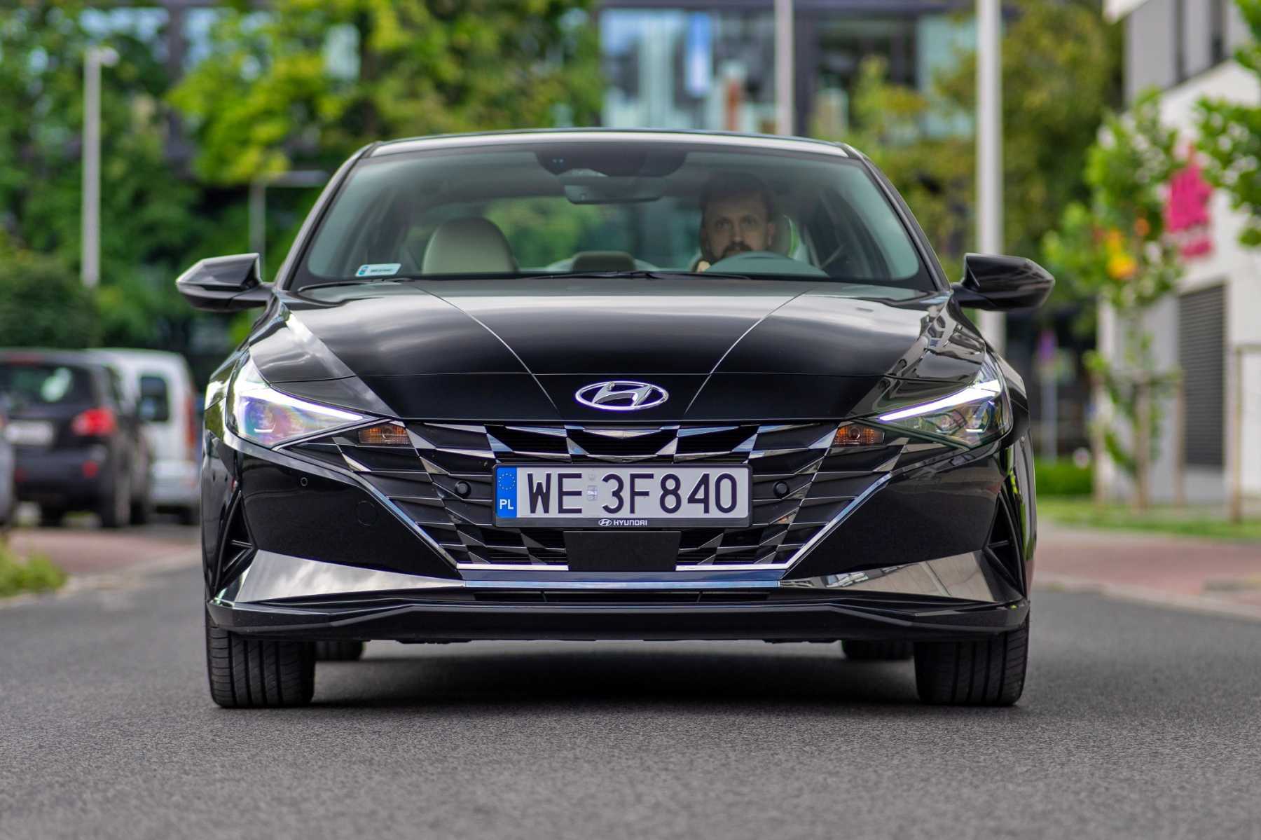 nowy hyundai elantra 2021 plastiki
