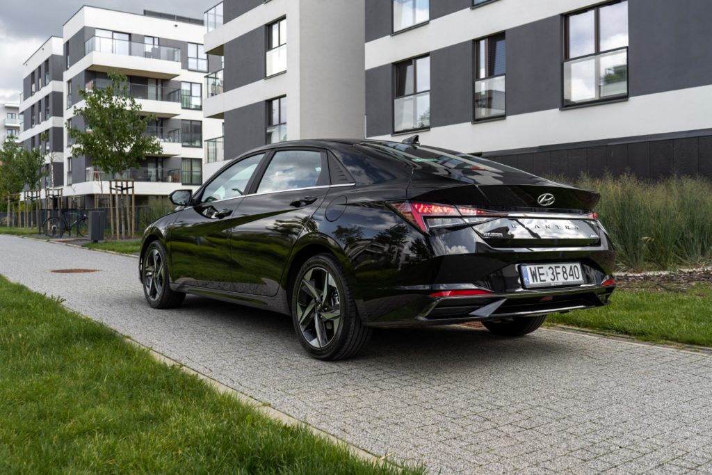 hyundai elantra lifting
