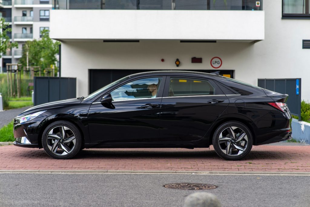 nowy hyundai elantra 2021 cena 