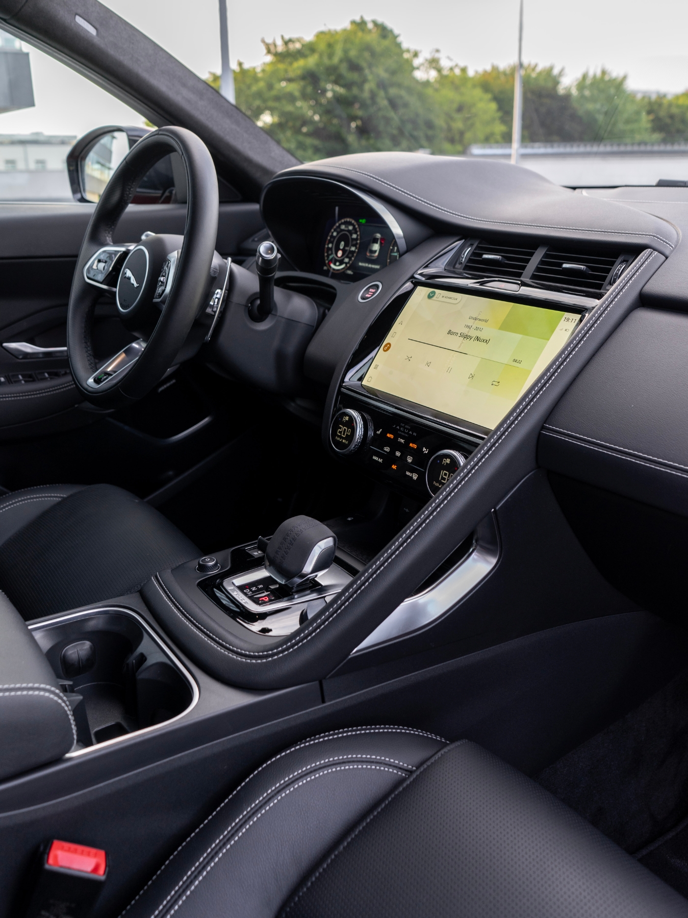 Jaguar E-Pace D200 