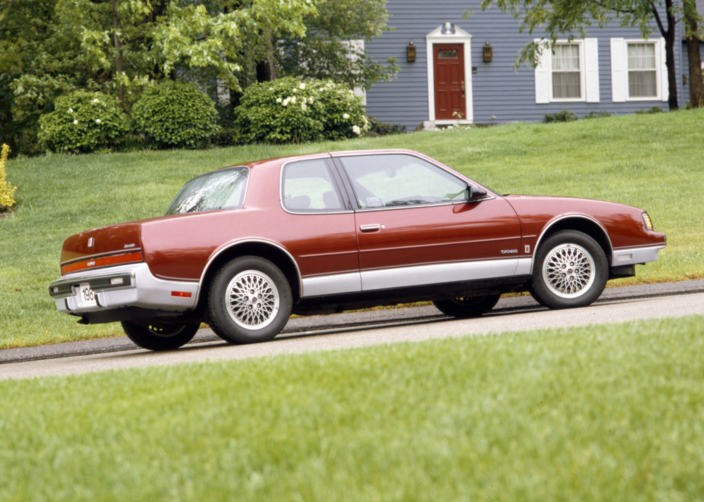 oldsmobile toronado trofeo