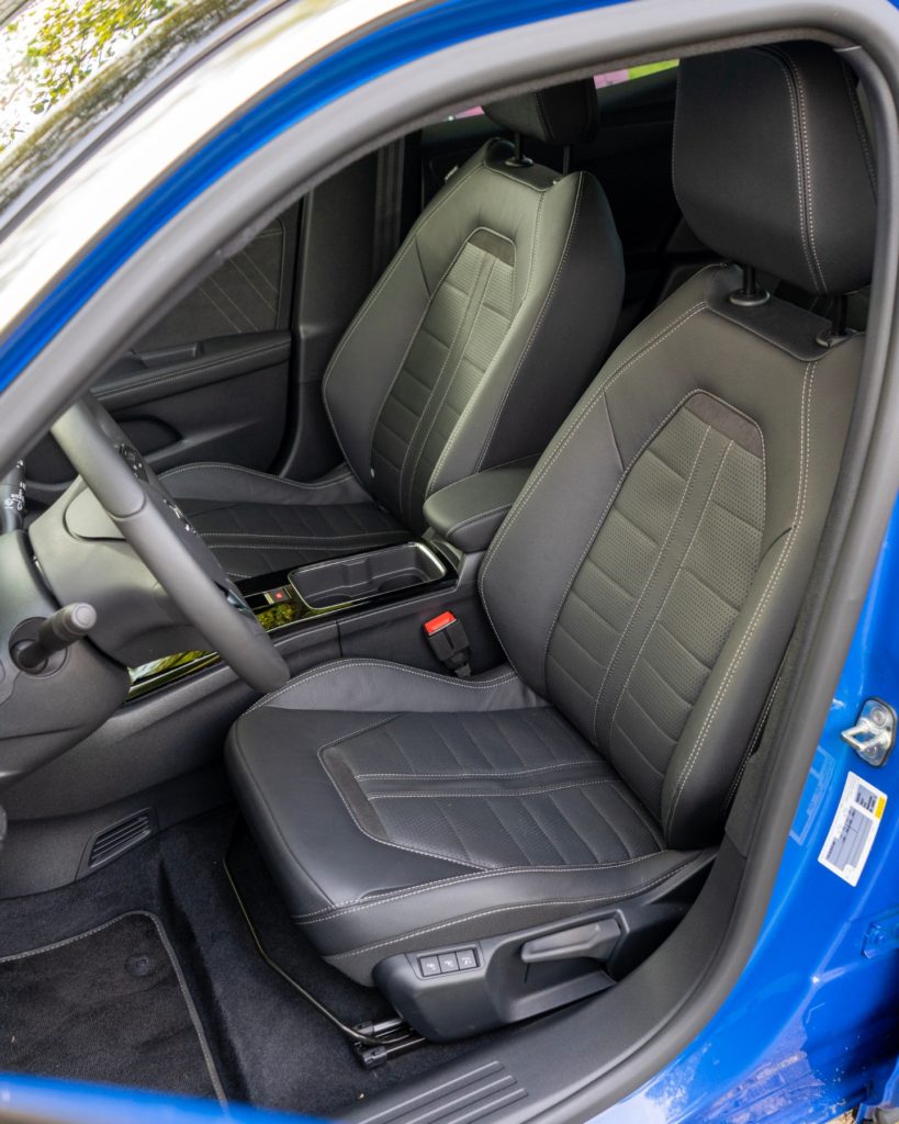 opel mokka e 2021 fotele 