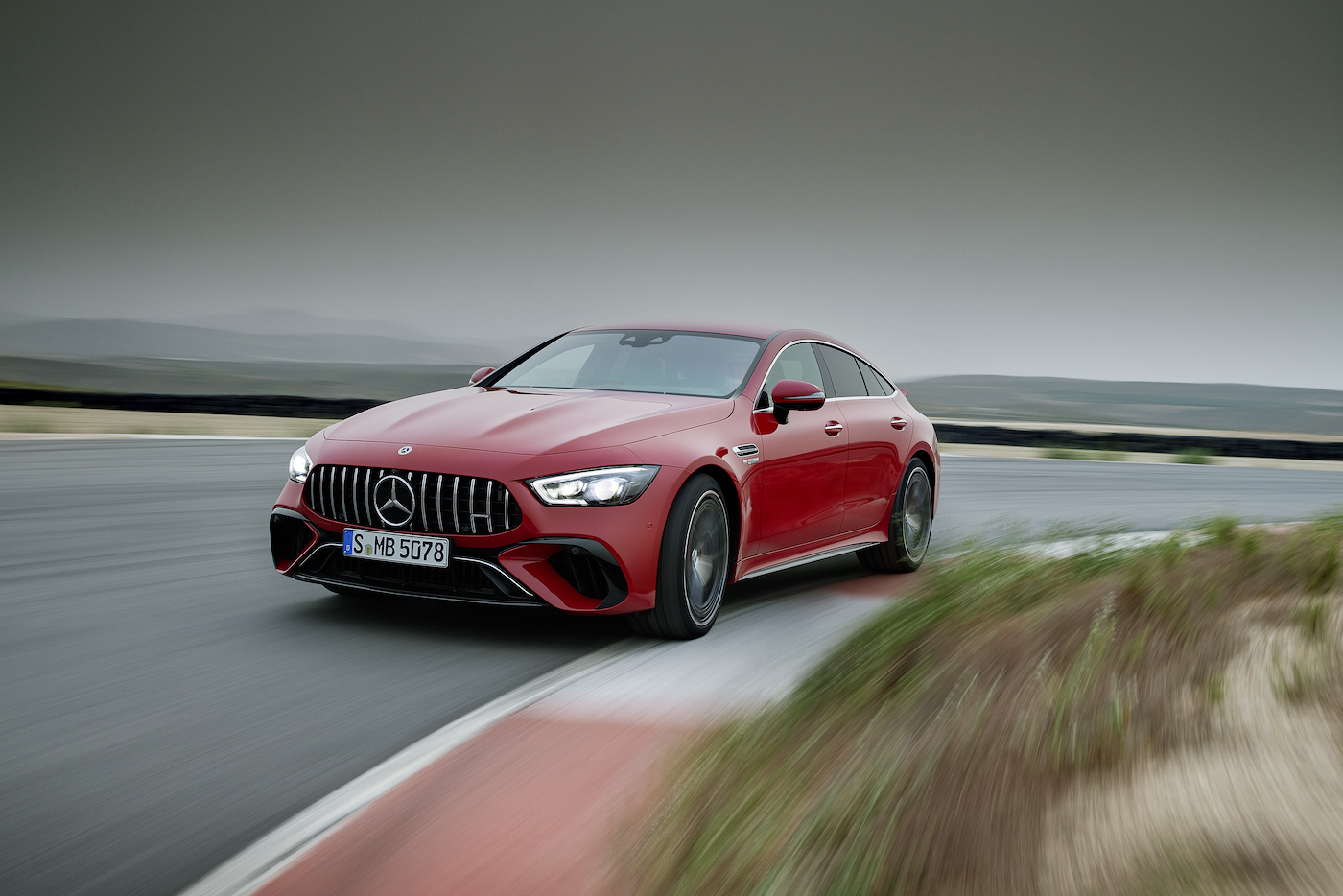 Najpotężniejszy Mercedes w historii już oficjalnie. Oto Mercedes-AMG GT 63 S E Performance