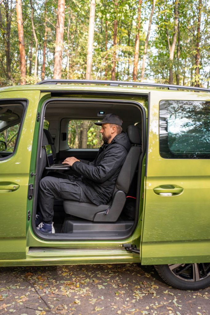 Volkswagen Caddy California półki 