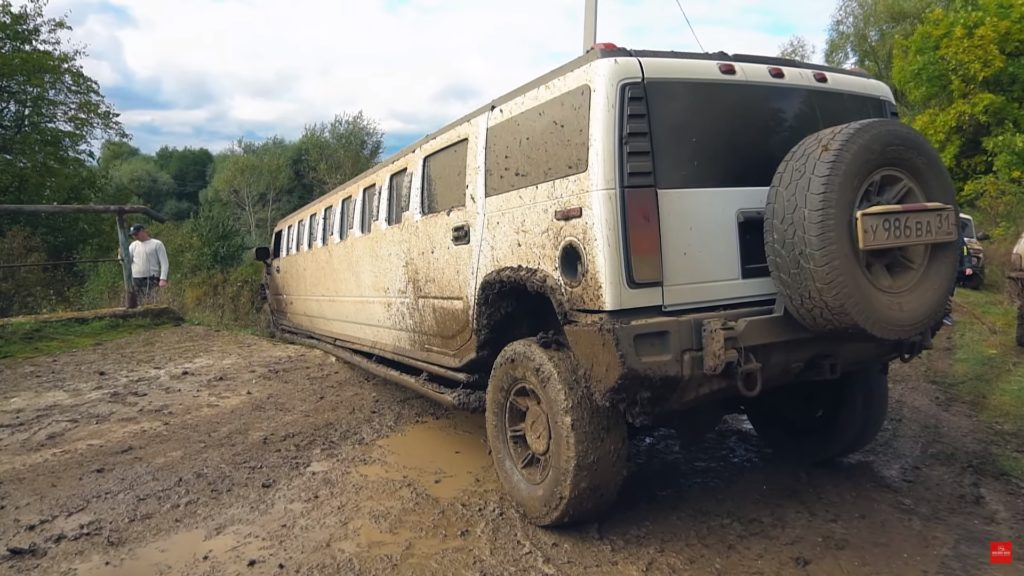 hummer-w-terenie