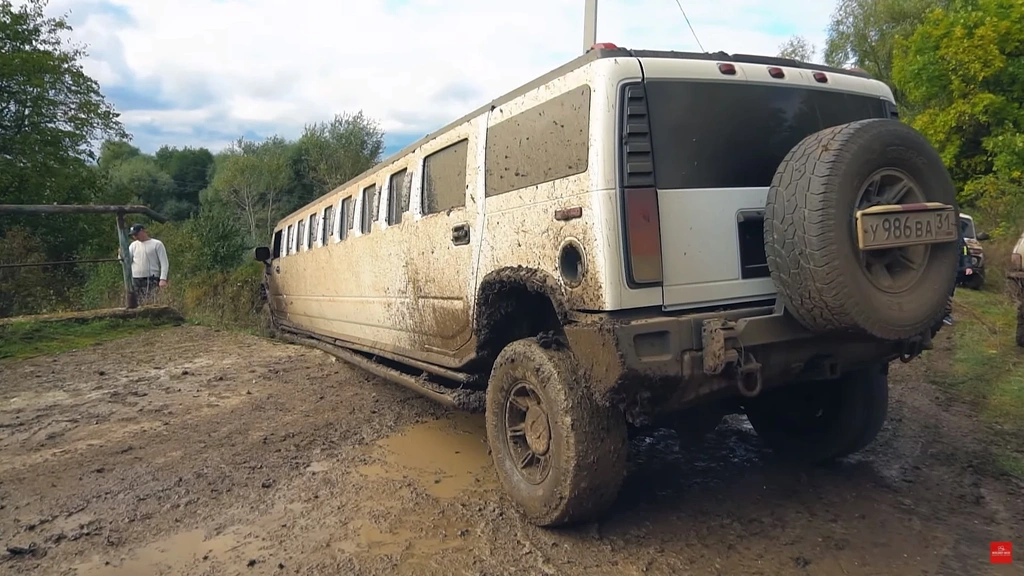 hummer-w-terenie