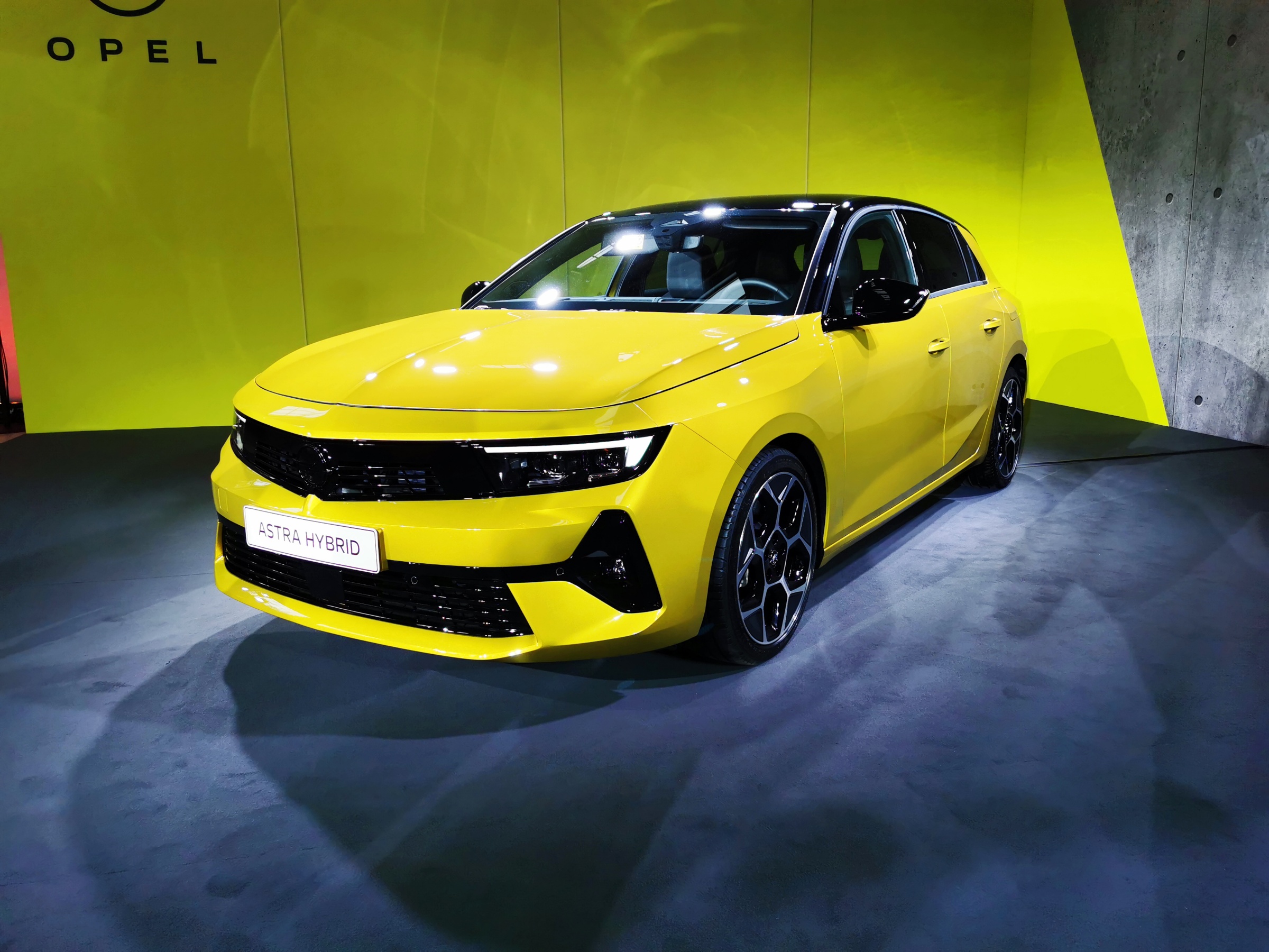 nowy opel astra 