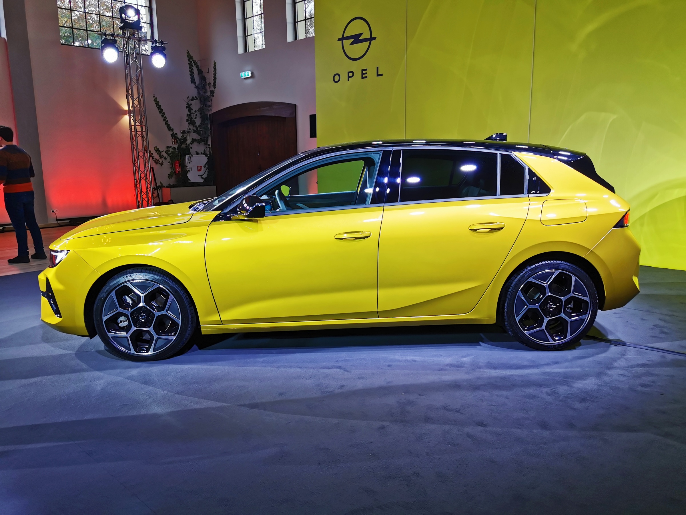 nowy opel astra 