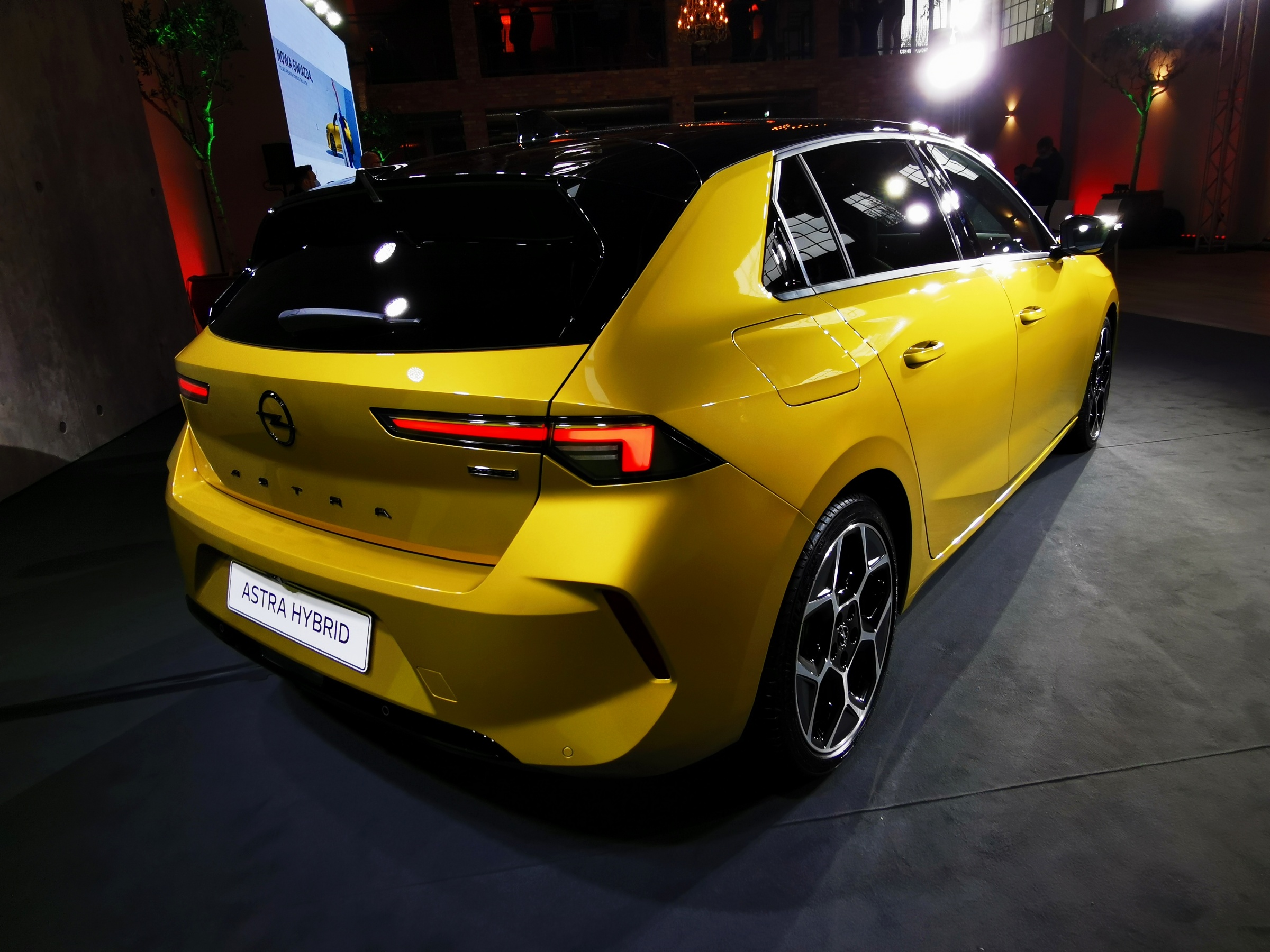 nowy opel astra 