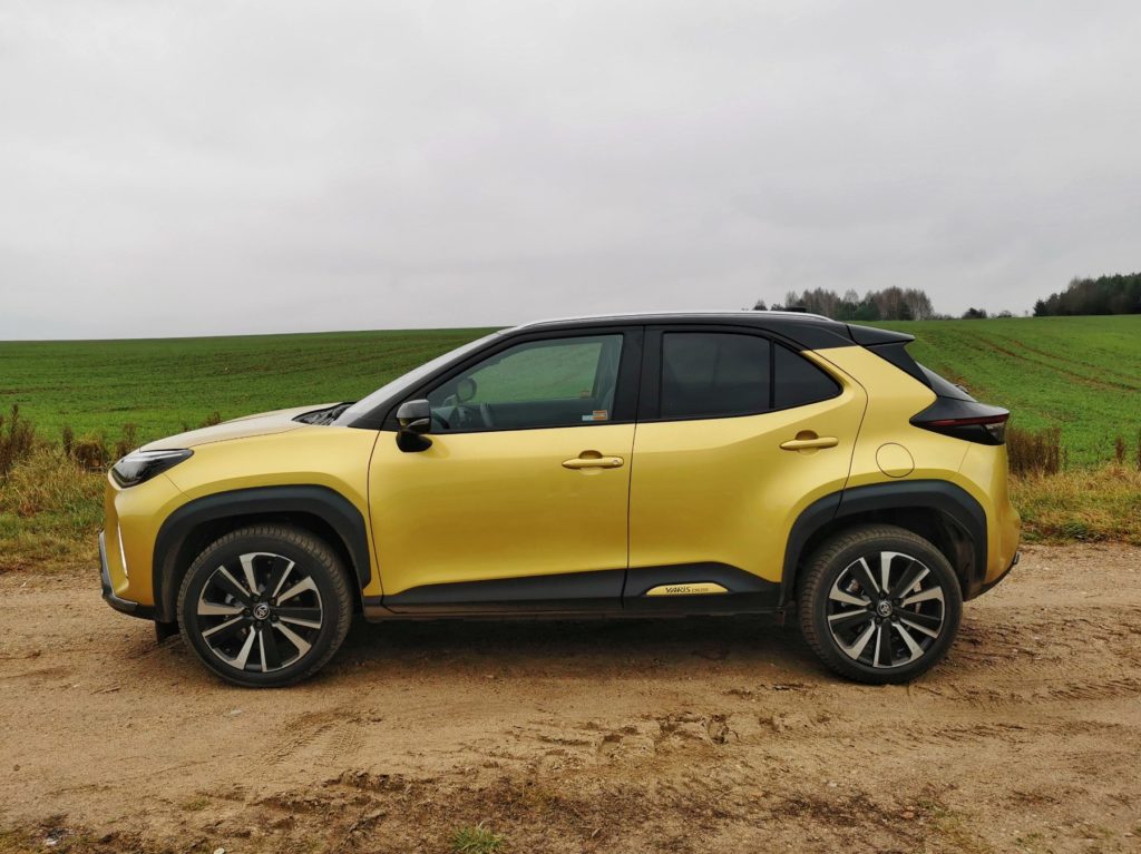 Toyota Yaris Cross cena 