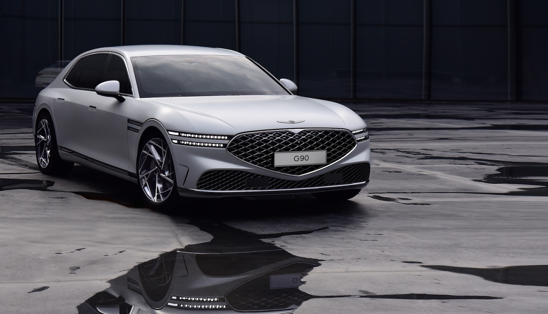 Oto nowy Genesis G90. Monstrualna limuzyna prosto z Korei