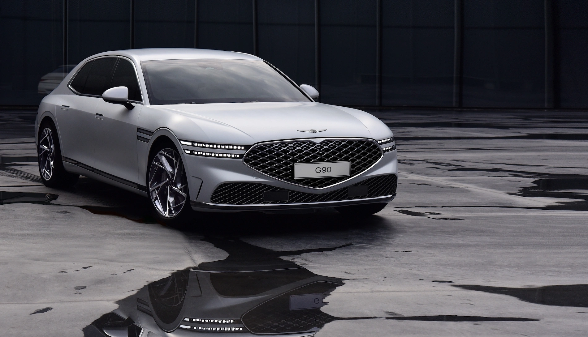 Oto nowy Genesis G90. Monstrualna limuzyna prosto z Korei