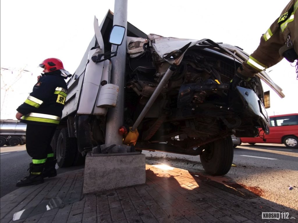 kamaz wypadek krosno 