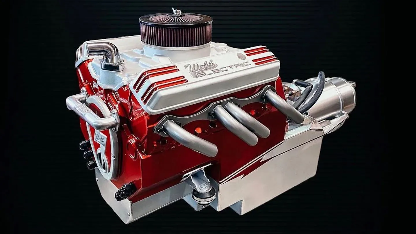 Oto motokoszmar: silnik elektryczny udający z wierzchu V8
