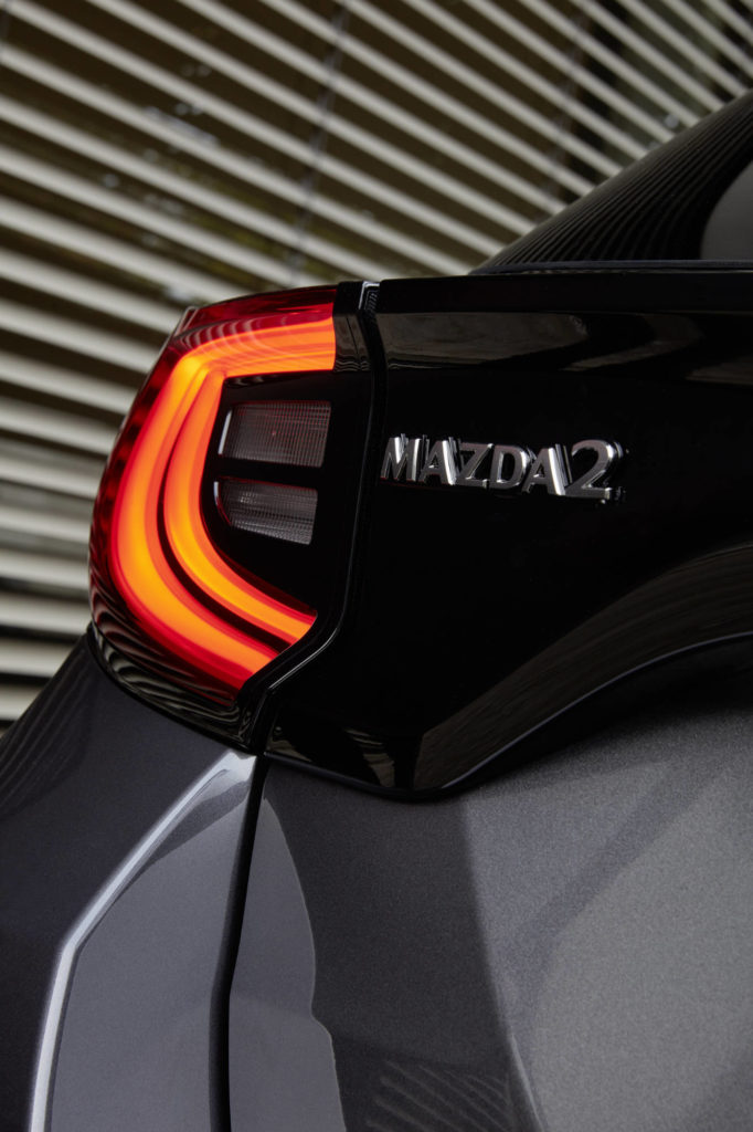 mazda 2 hybrid 