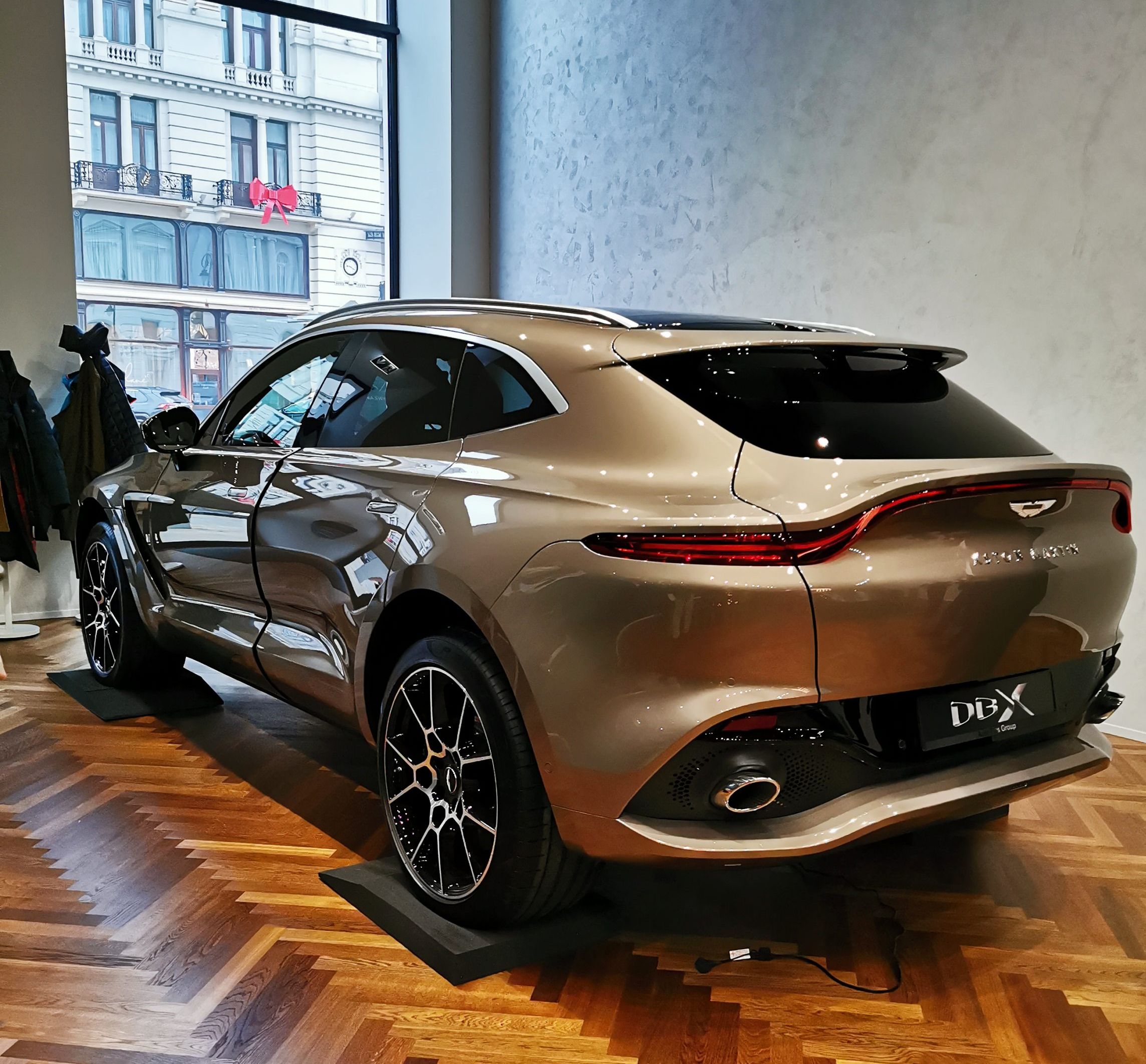 Aston Martin DBX 