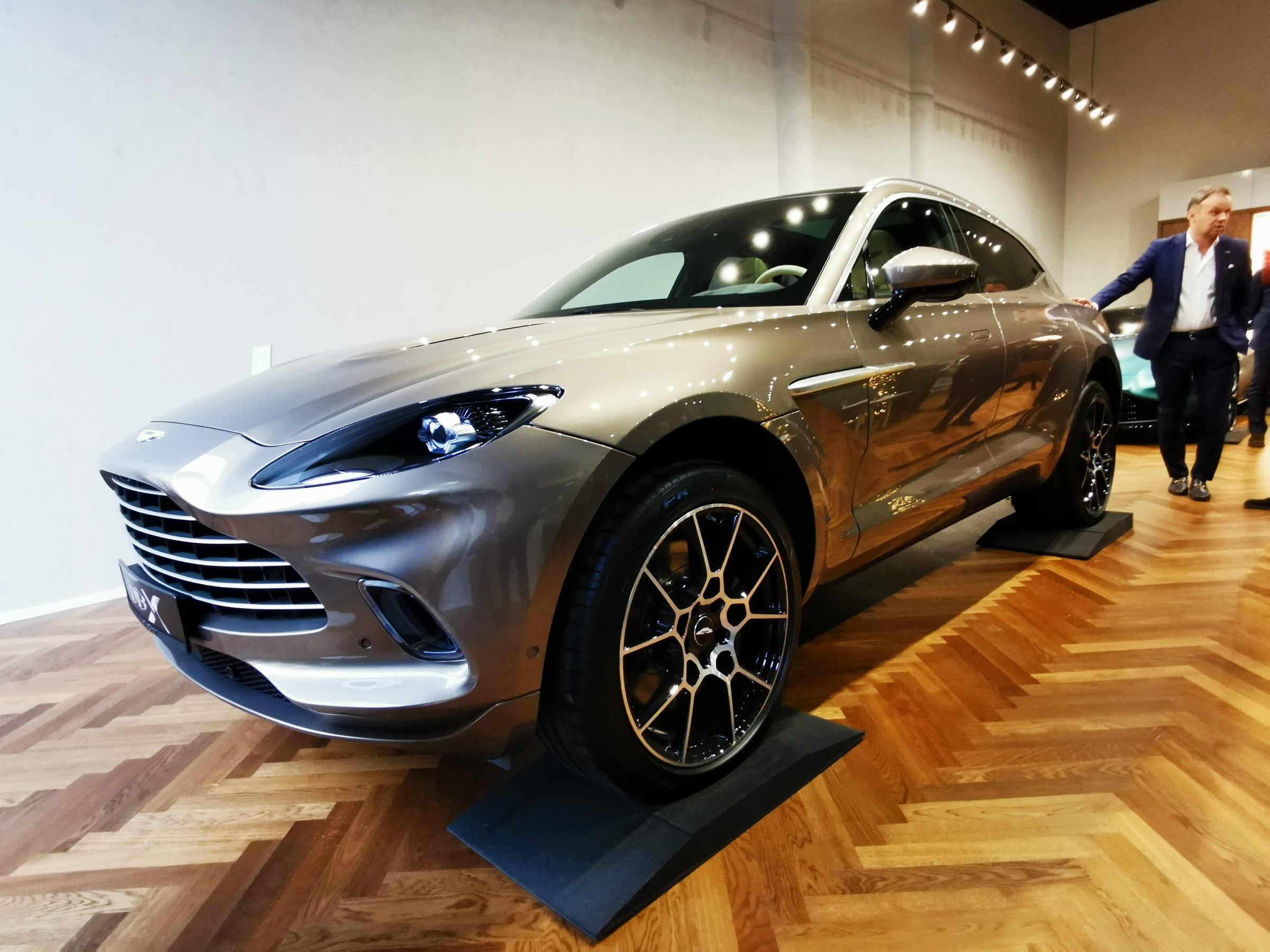 Aston Martin DBX 
