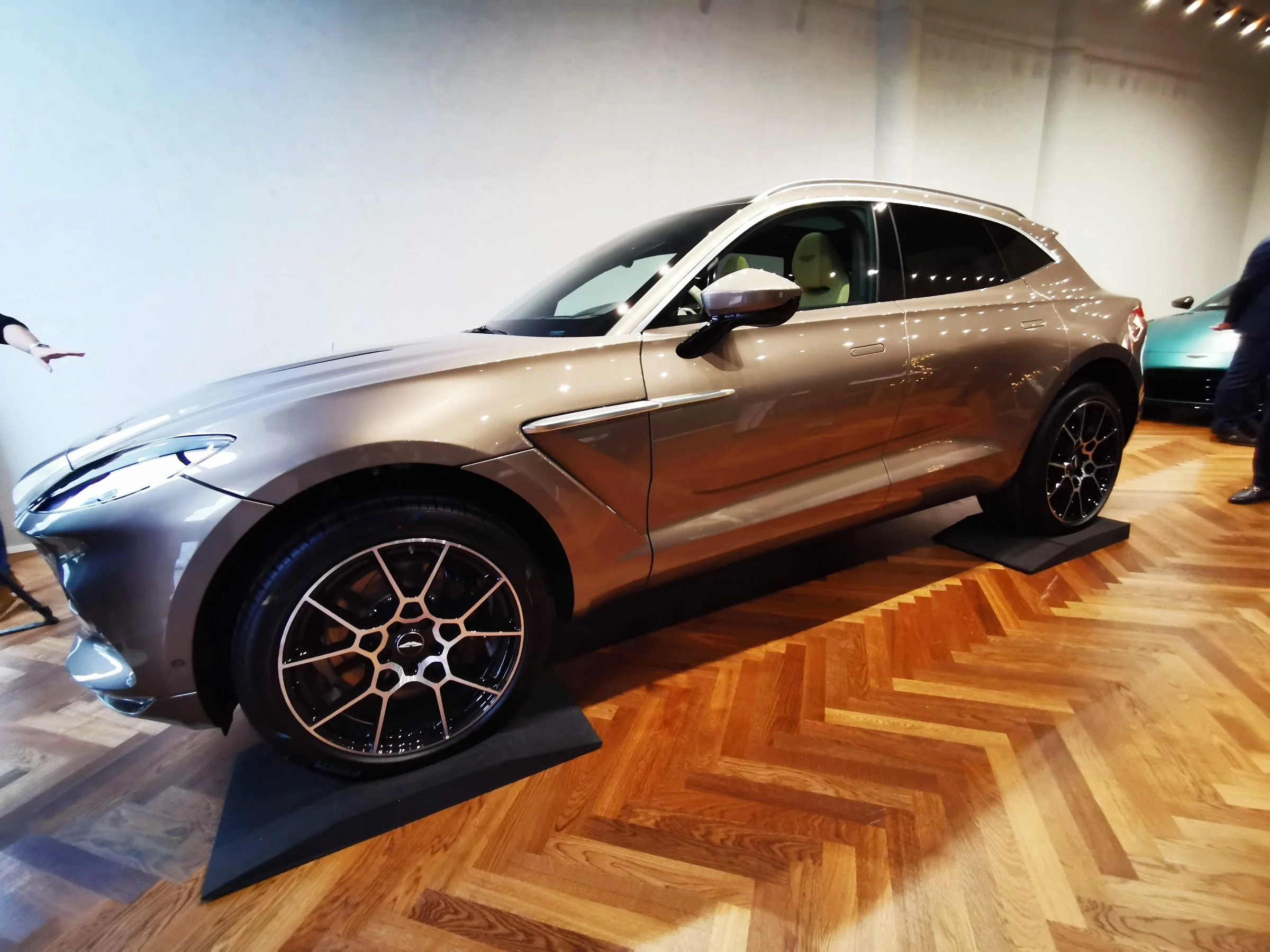 Aston Martin DBX