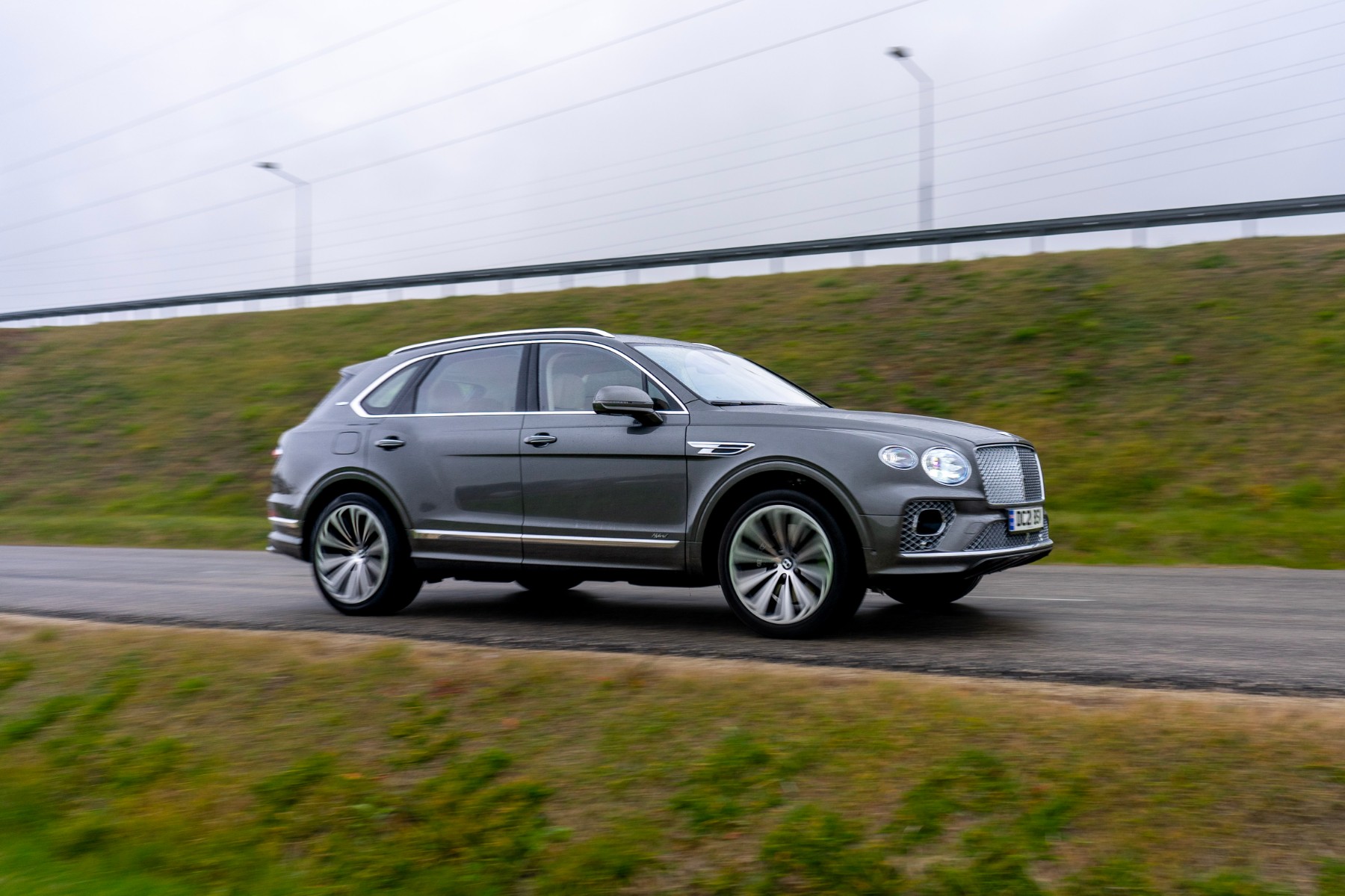 Bentley Bentayga Hybrid 