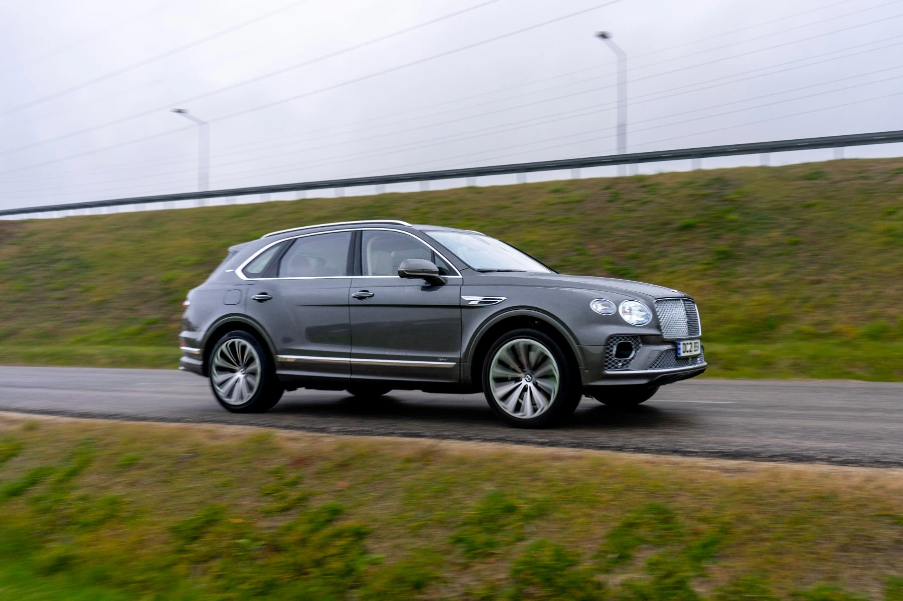 Bentley Bentayga Hybrid 