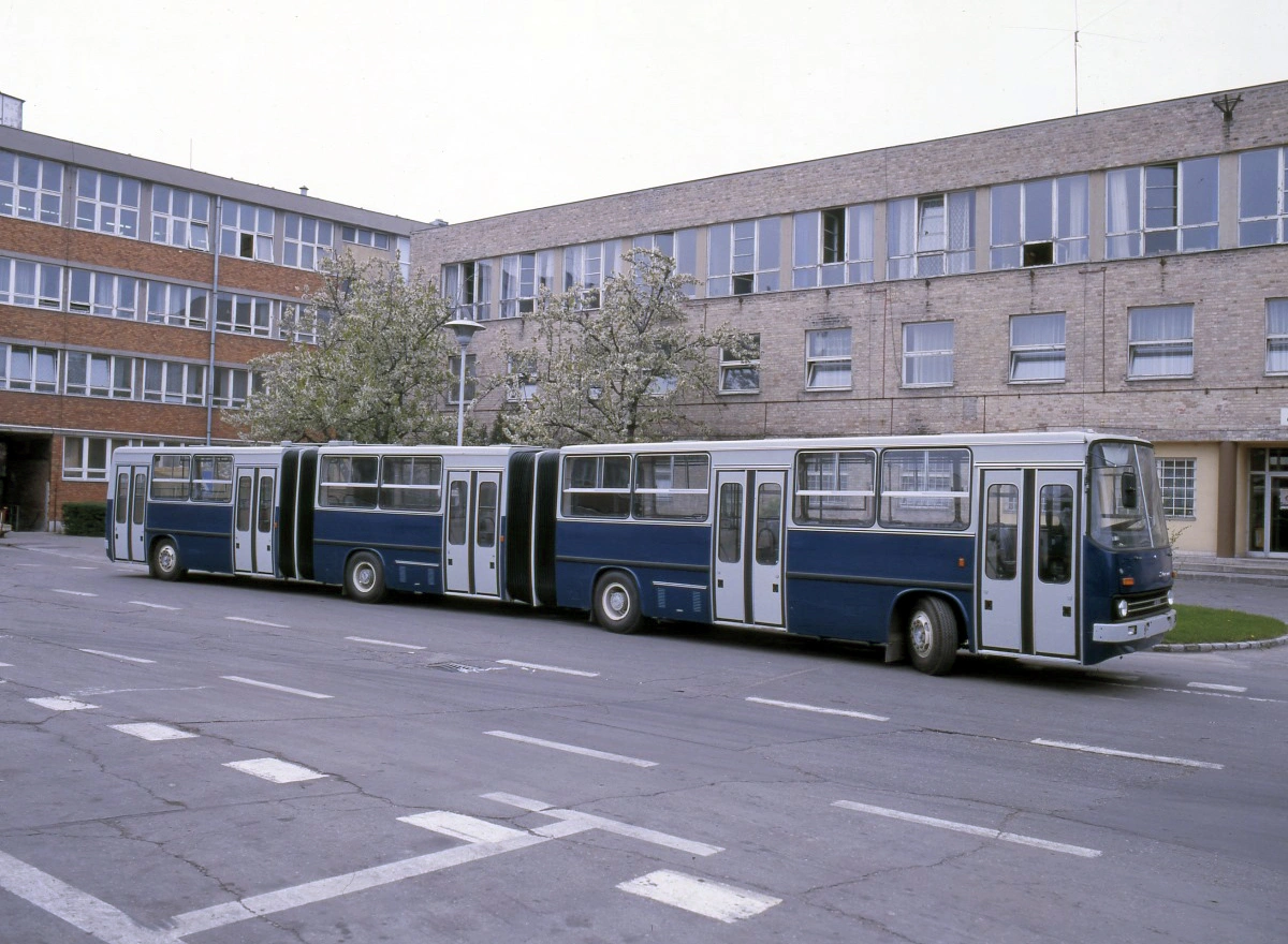 dwuprzegubowy ikarus 293