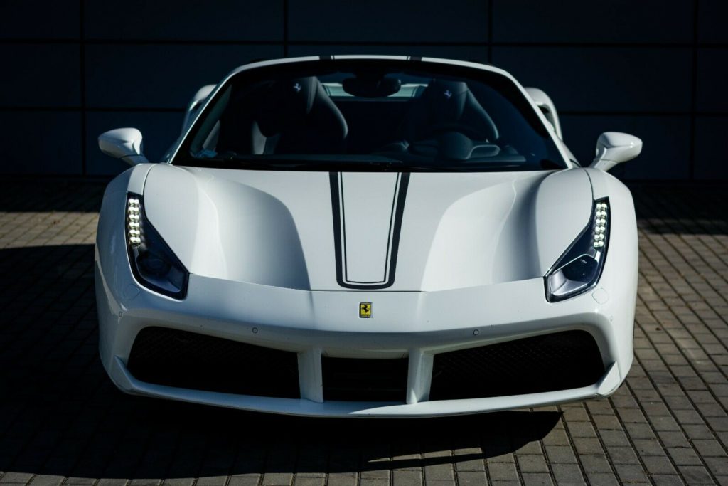 robert lewandowski ferrari 488
