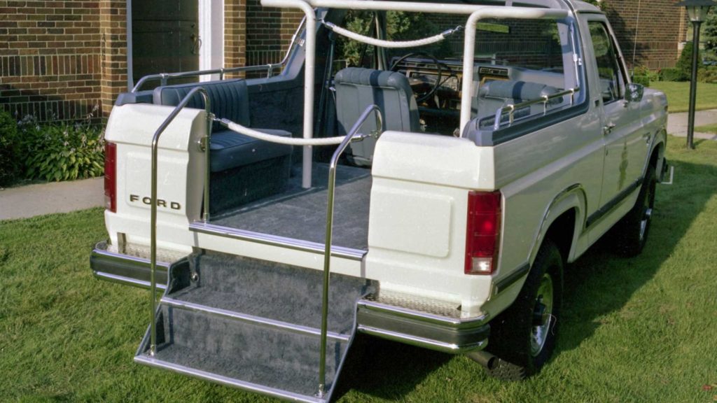 Ford Bronco dla papieża 