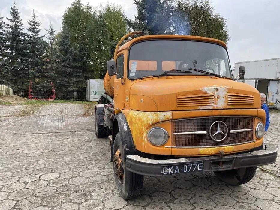 Ciekawy Mercedes z 1970 r. na sprzedaż. Cena jest naprawdę dobra