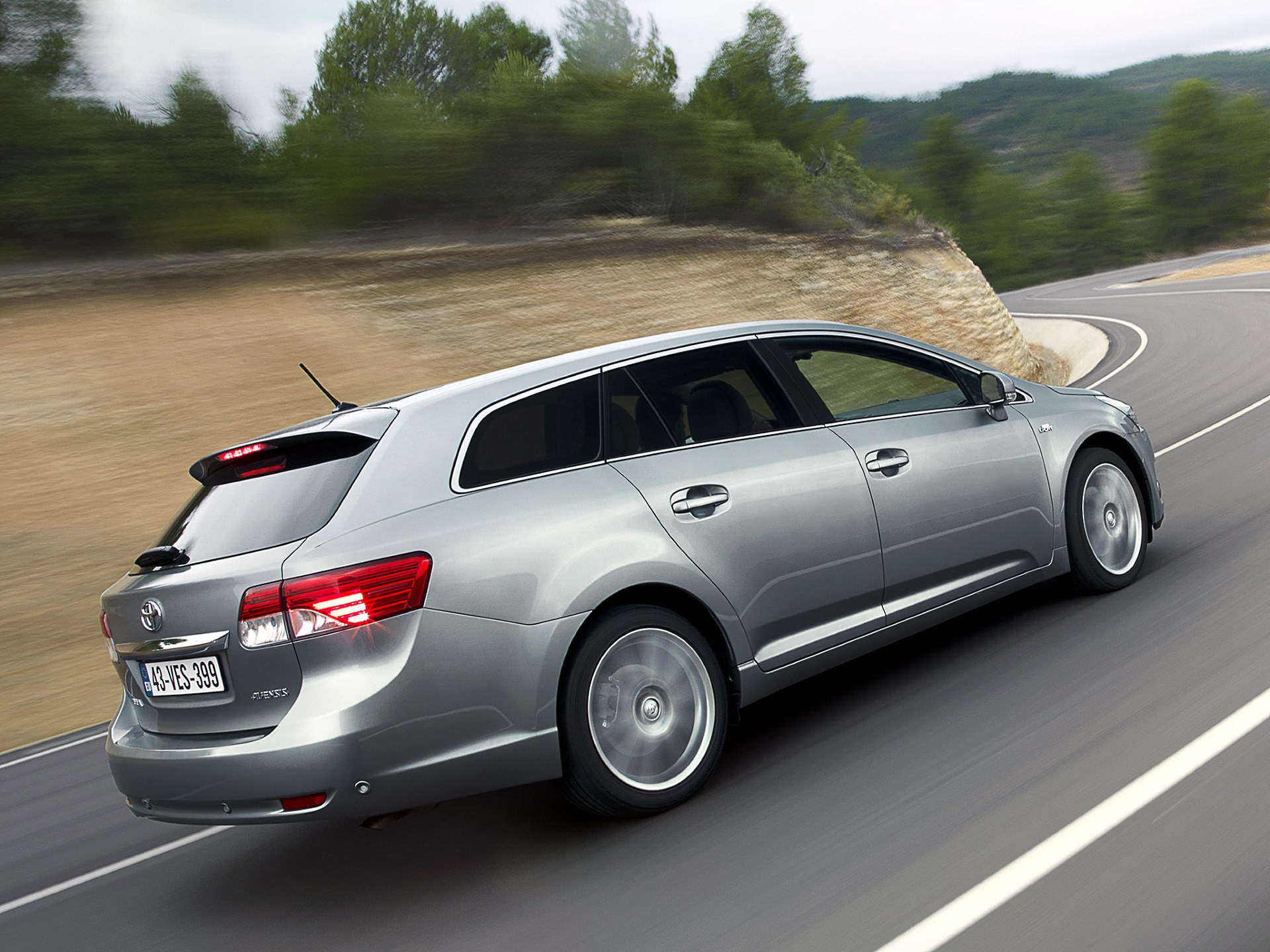 Używana Toyota Avensis T27 - usterki i awarie. Czego unikać?
