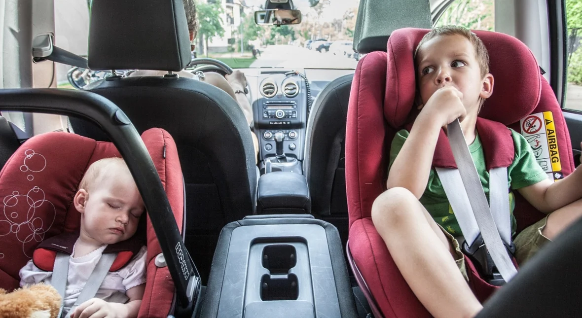 Fotelik samochodowy będzie towarzyszyć twojemu dziecku przez lata. Oto co powinieneś o nim wiedzieć