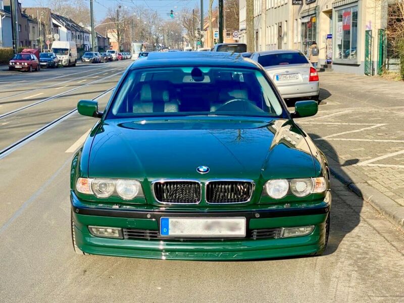 jaki samochód z silnikiem v12 wybrać
